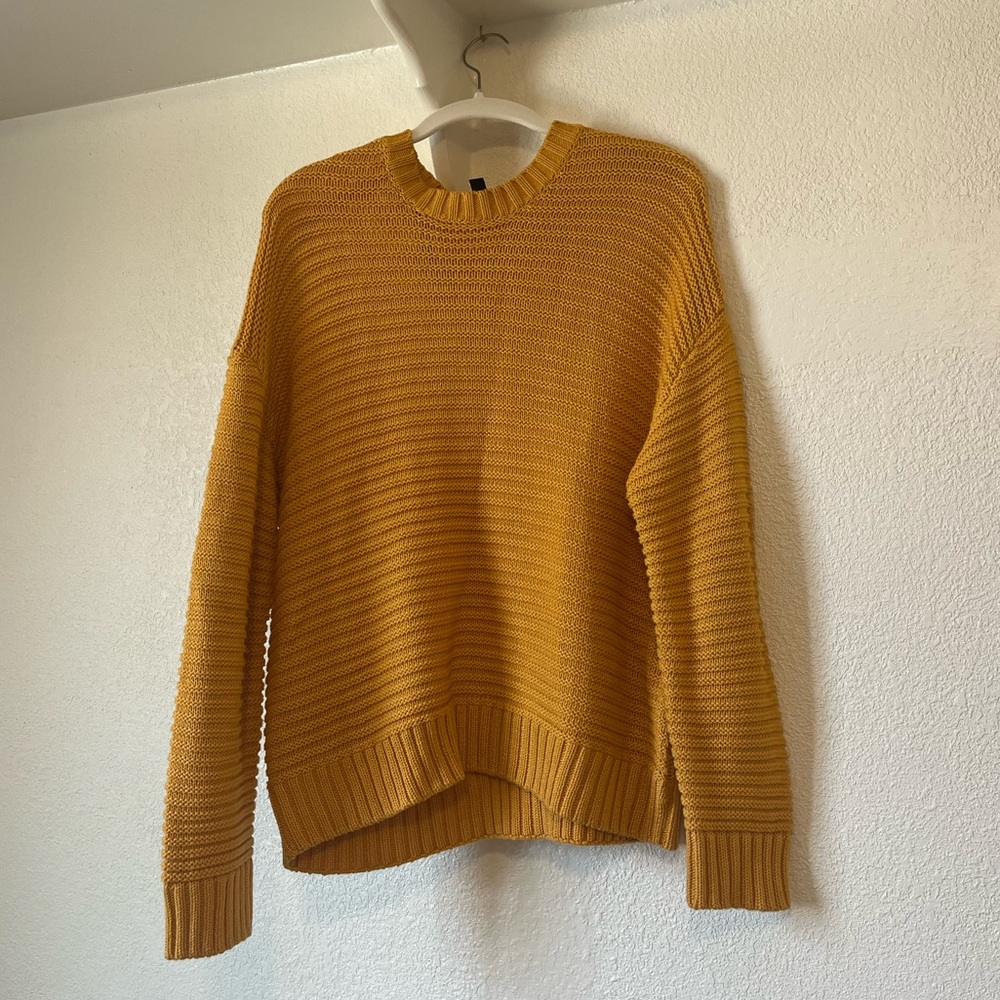 Yellow/orange knit sweater